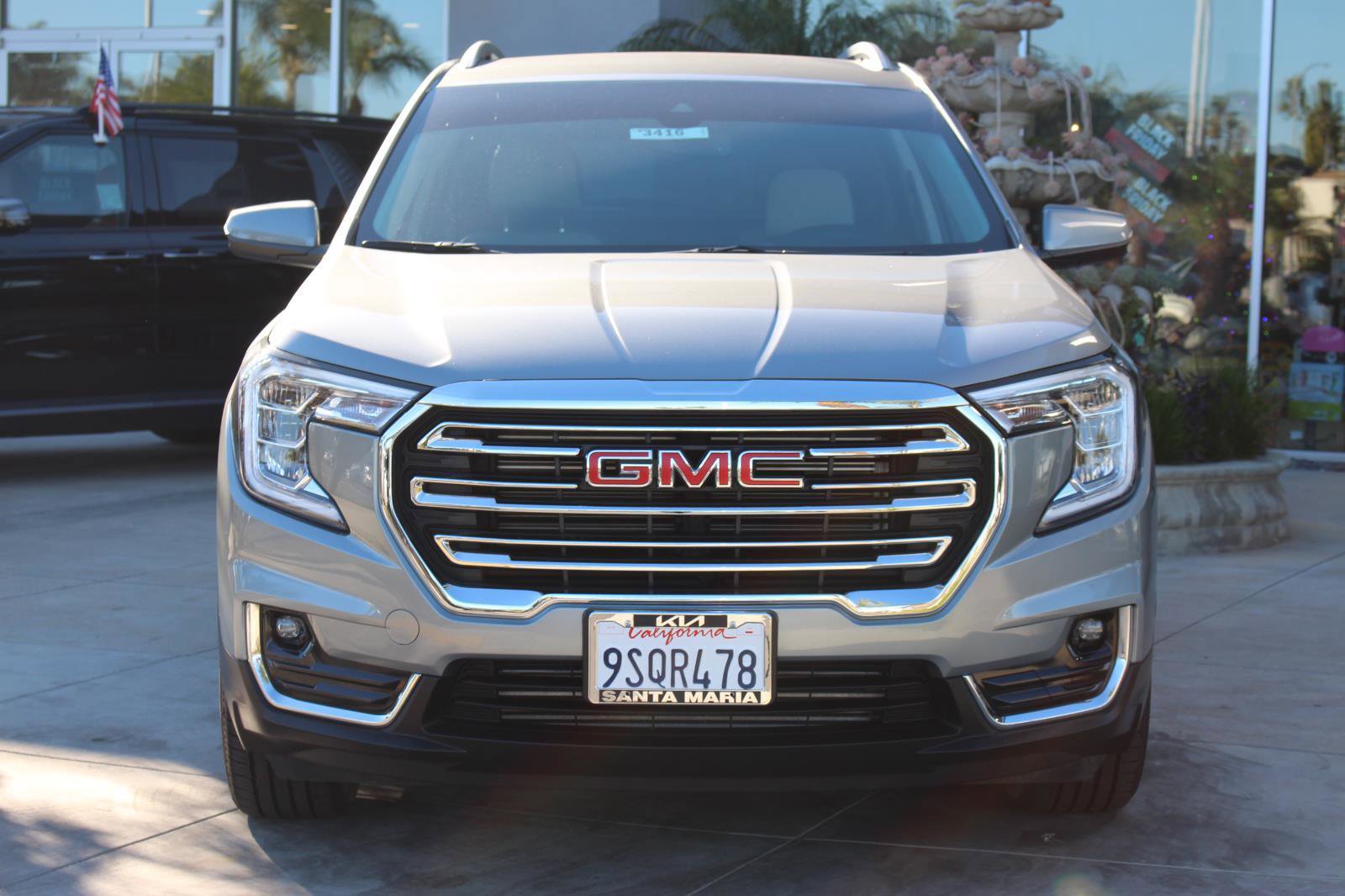 Used 2024 GMC Terrain SLT image 4