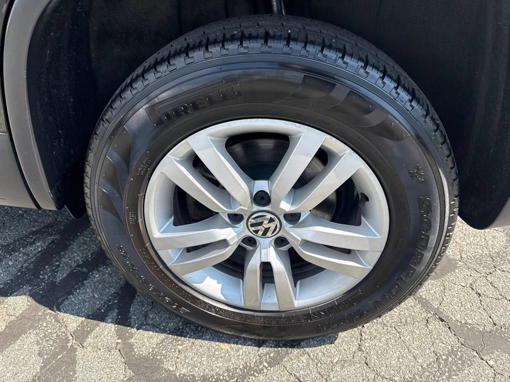 Used 2017 Volkswagen Tiguan S AWD/4WD image 12