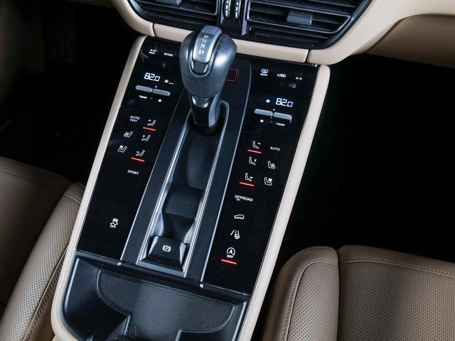 Certified 2023 Porsche Macan 2.0L I4 Turbocharged image 16