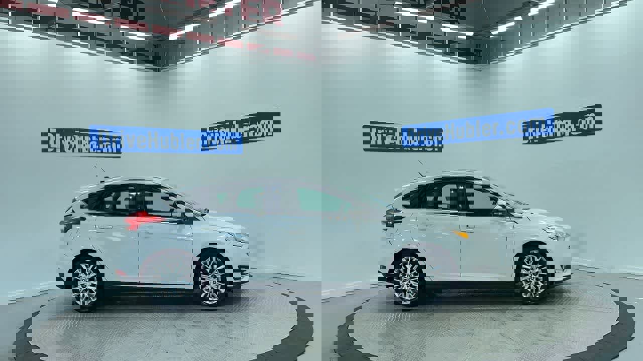 Used 2016 Ford Focus Titanium image 4