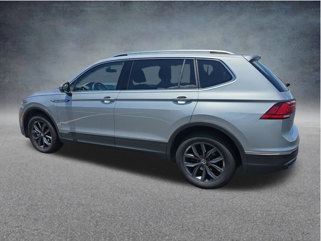 Used 2023 Volkswagen Tiguan SE AWD/4WD image 11