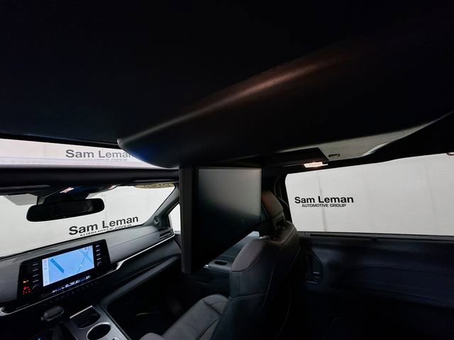 Used 2023 Toyota Sienna XSE image 35