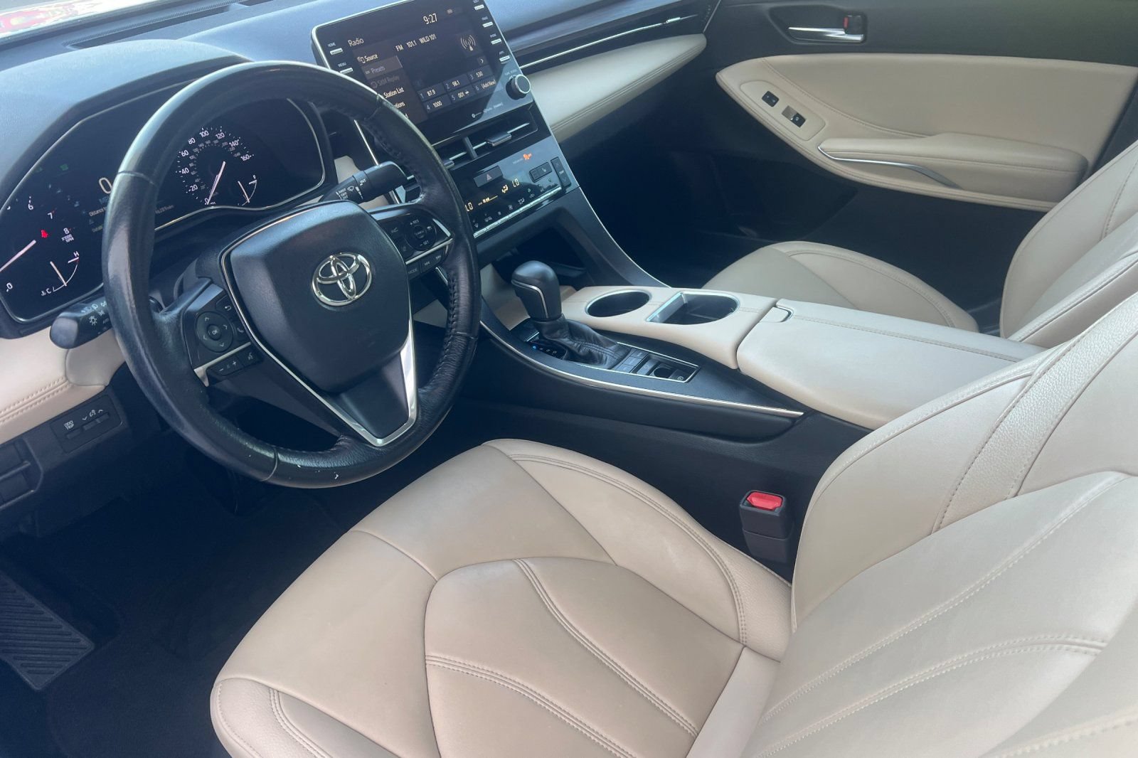 Used 2019 Toyota Avalon XLE w/ Moonroof Package FWD image 7