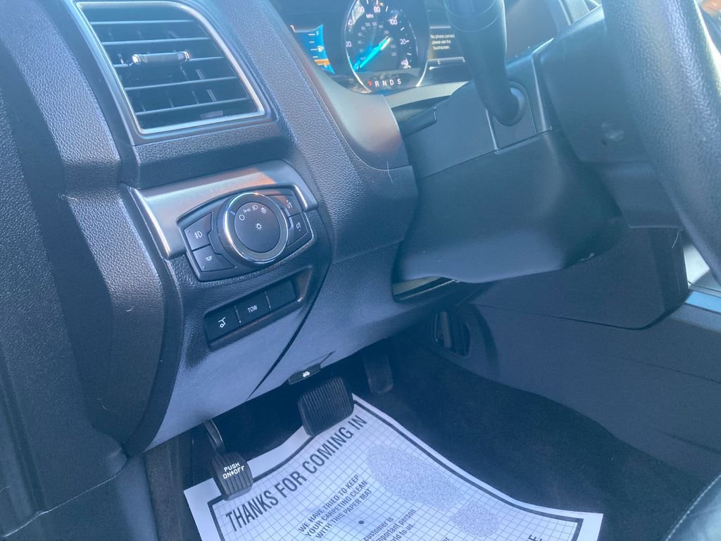 Used 2018 Ford Explorer XLT w/ Equipment Group 202A image 17