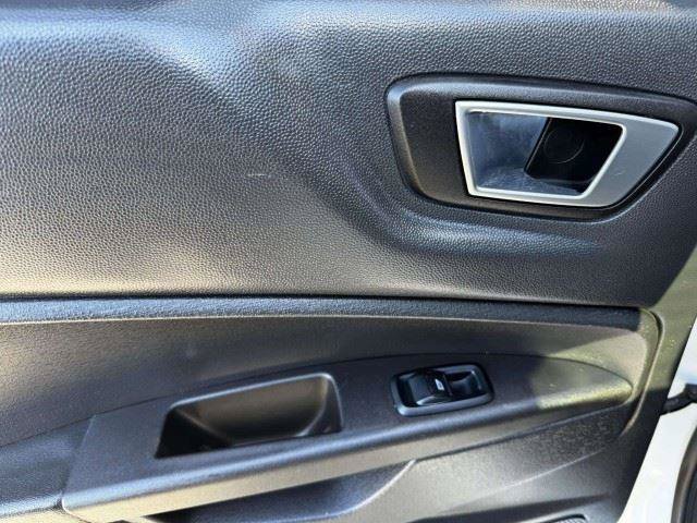 Used 2014 Ford Fiesta Titanium FWD image 35
