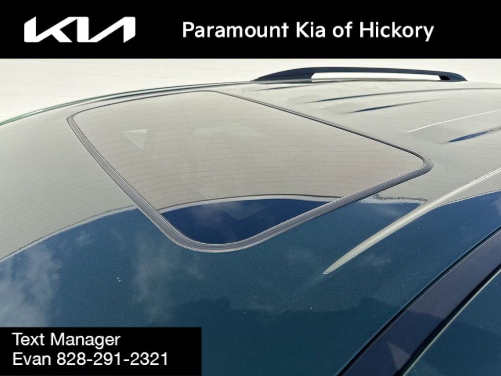 Used 2021 Toyota Sienna XLE image 34