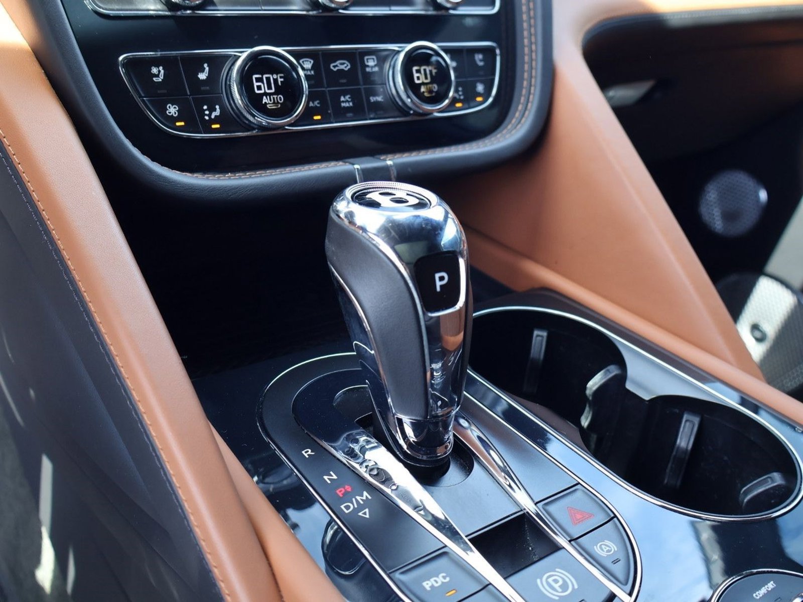 Certified 2023 Bentley Bentayga Extended Wheelbase AWD/4WD image 20