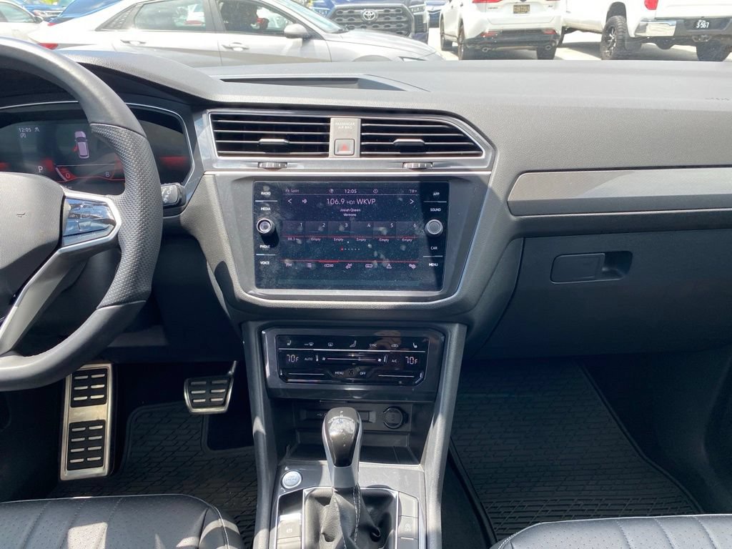 Used 2024 Volkswagen Tiguan SE R-Line AWD/4WD image 9