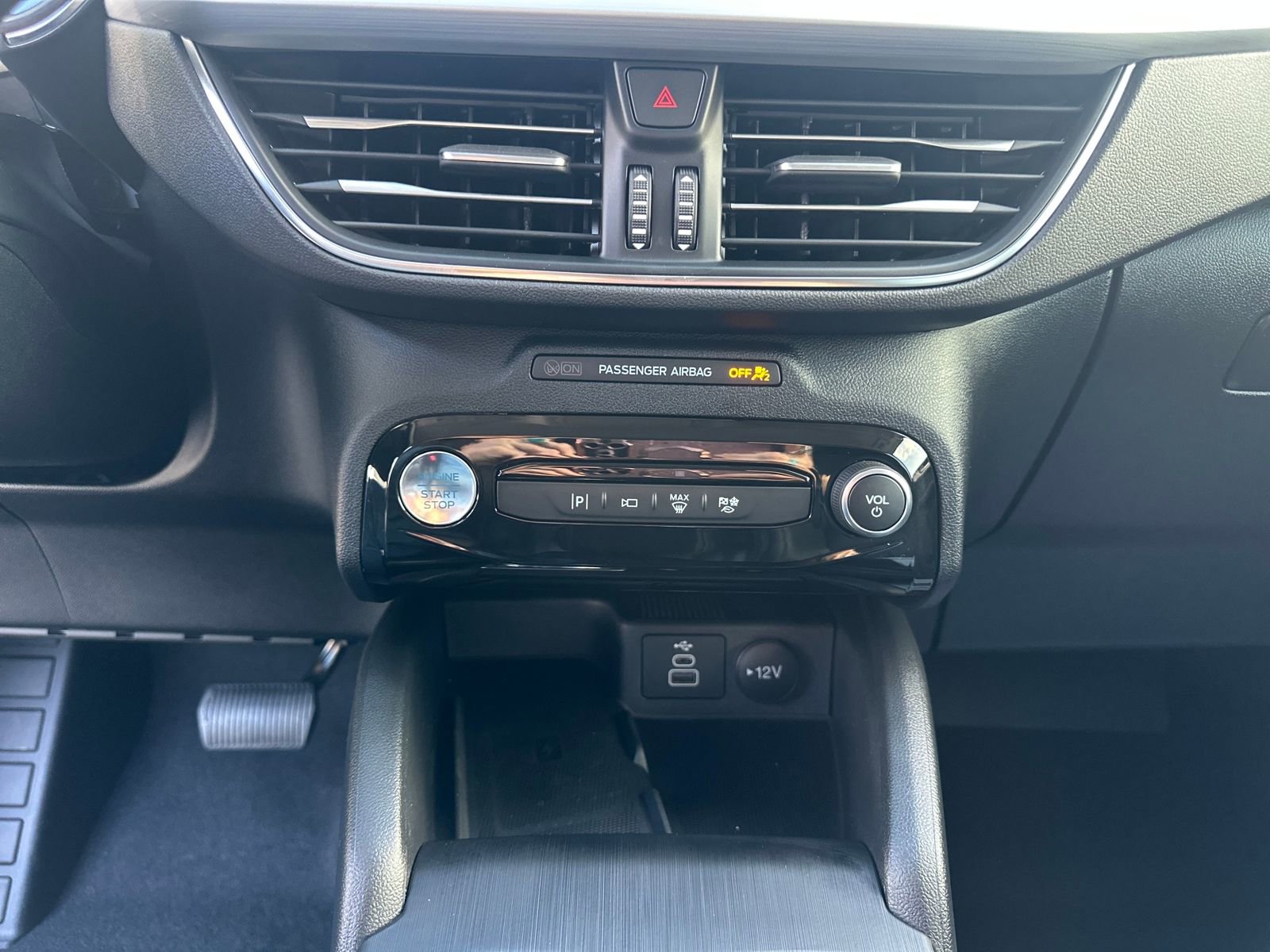 New 2026 Ford Escape SE w/ PHEV Premium Package image 18