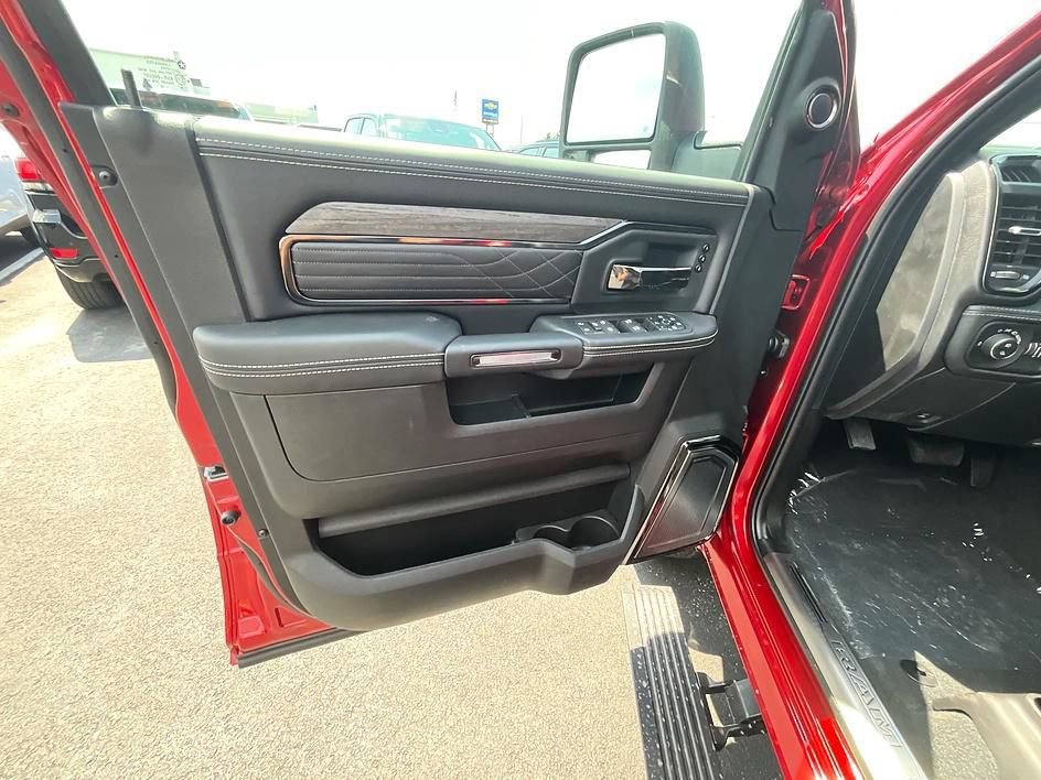 New 2026 RAM 3500 Limited AWD/4WD image 11