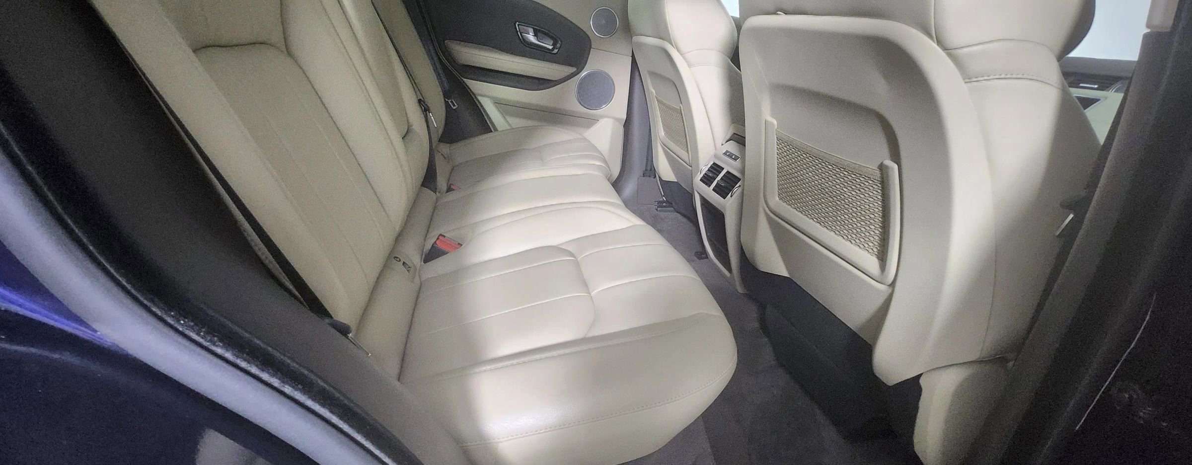 Used 2019 Land Rover Range Rover Evoque SE image 18