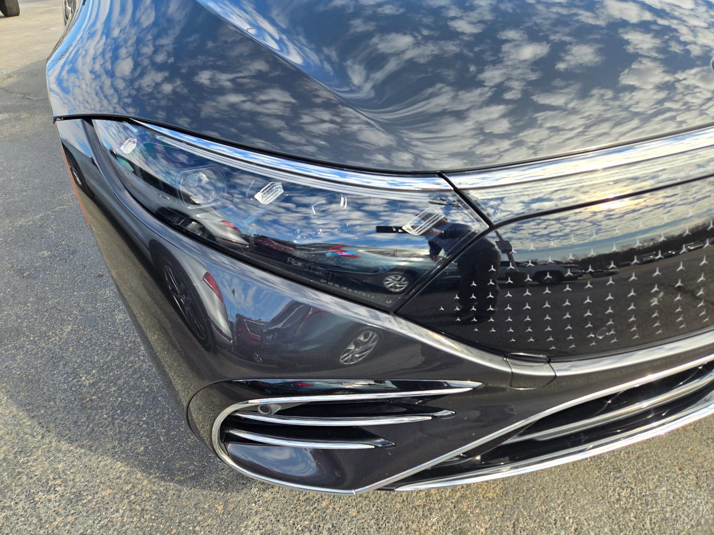 Used 2023 Mercedes-Benz EQS 580 4MATIC Sedan w/ Exclusive Trim Package image 15