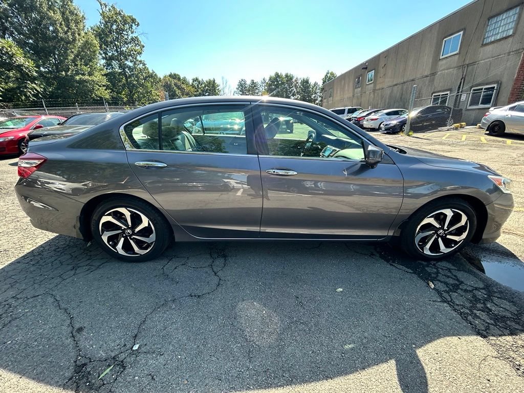Used 2017 Honda Accord EX-L image 6