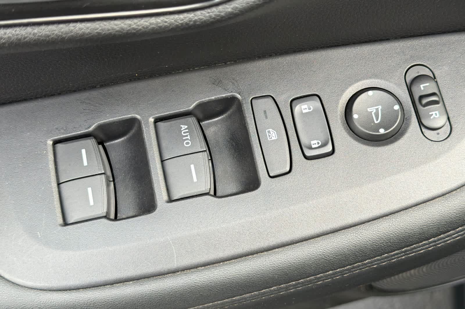 Used 2023 Honda HR-V LX image 15