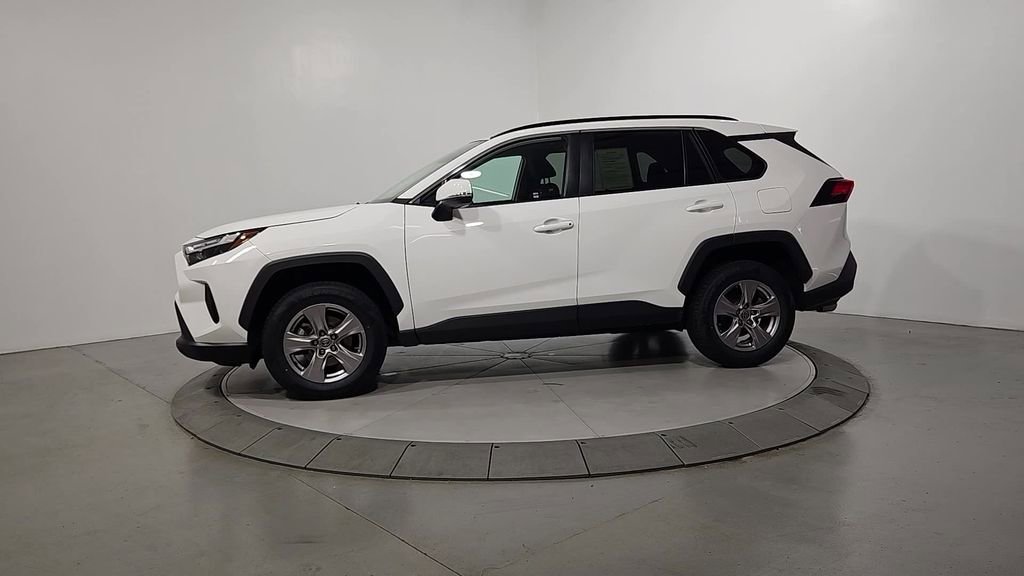 Used 2023 Toyota RAV4 XLE w/ Convenience Package FWD image 2