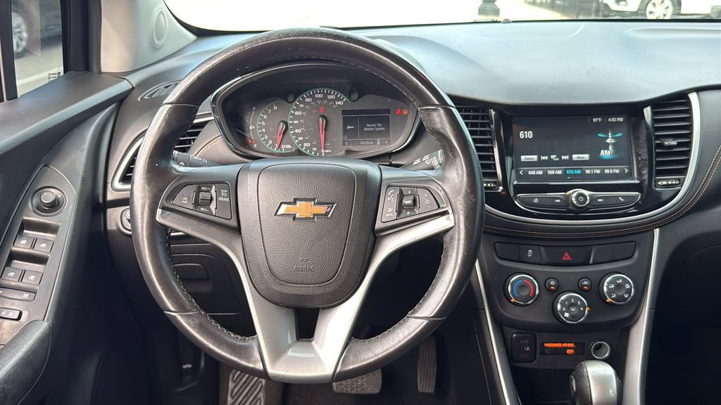 Used 2017 Chevrolet Trax LT w/ LT Convenience Package FWD image 28