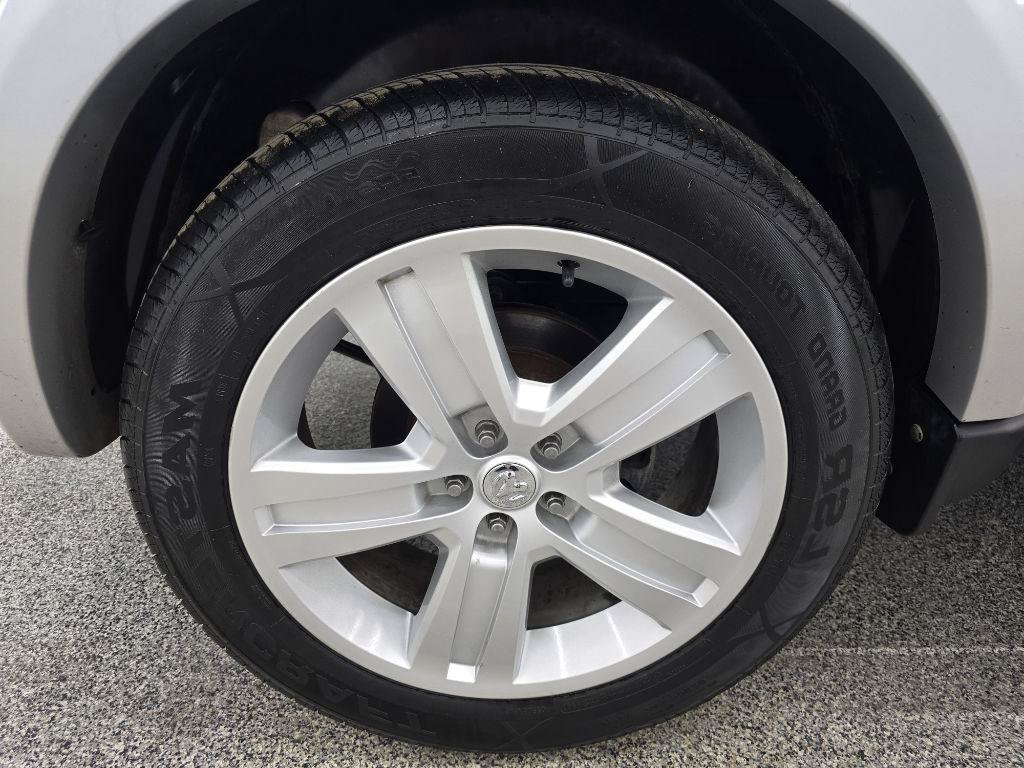 Used 2011 Dodge Nitro Heat RWD image 32