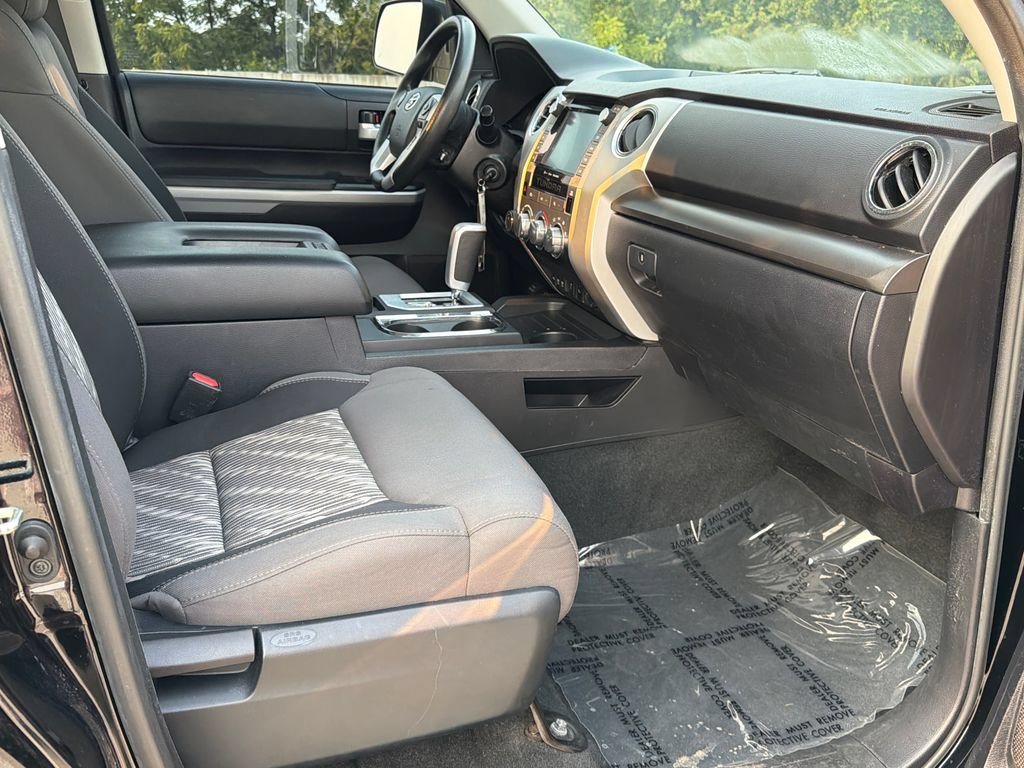 Used 2020 Toyota Tundra SR5 w/ SR5 Convenience Package AWD/4WD image 10