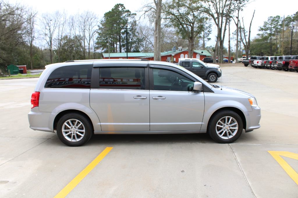 Used 2020 Dodge Grand Caravan SXT image 3