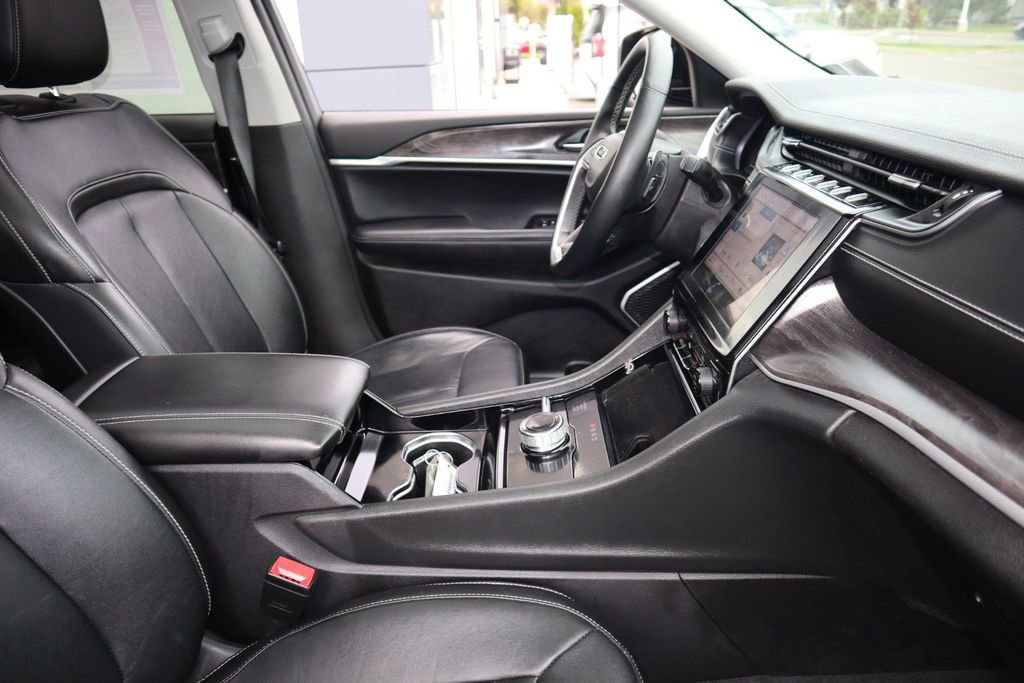 Used 2022 Jeep Grand Cherokee L Limited image 29