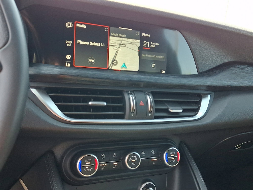 Used 2023 Alfa Romeo Stelvio Sprint image 27