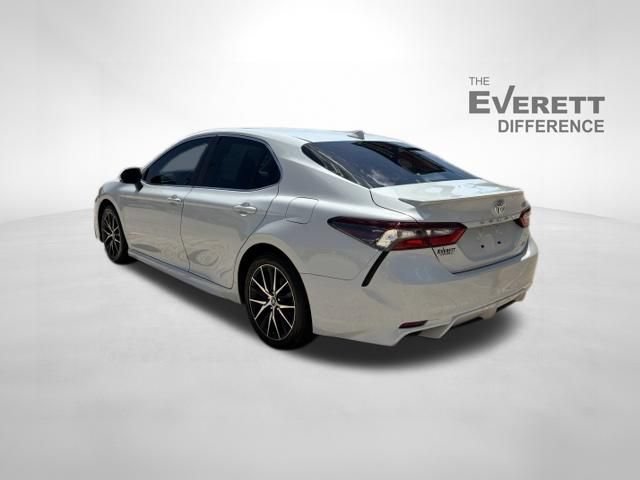 Used 2023 Toyota Camry SE FWD image 5