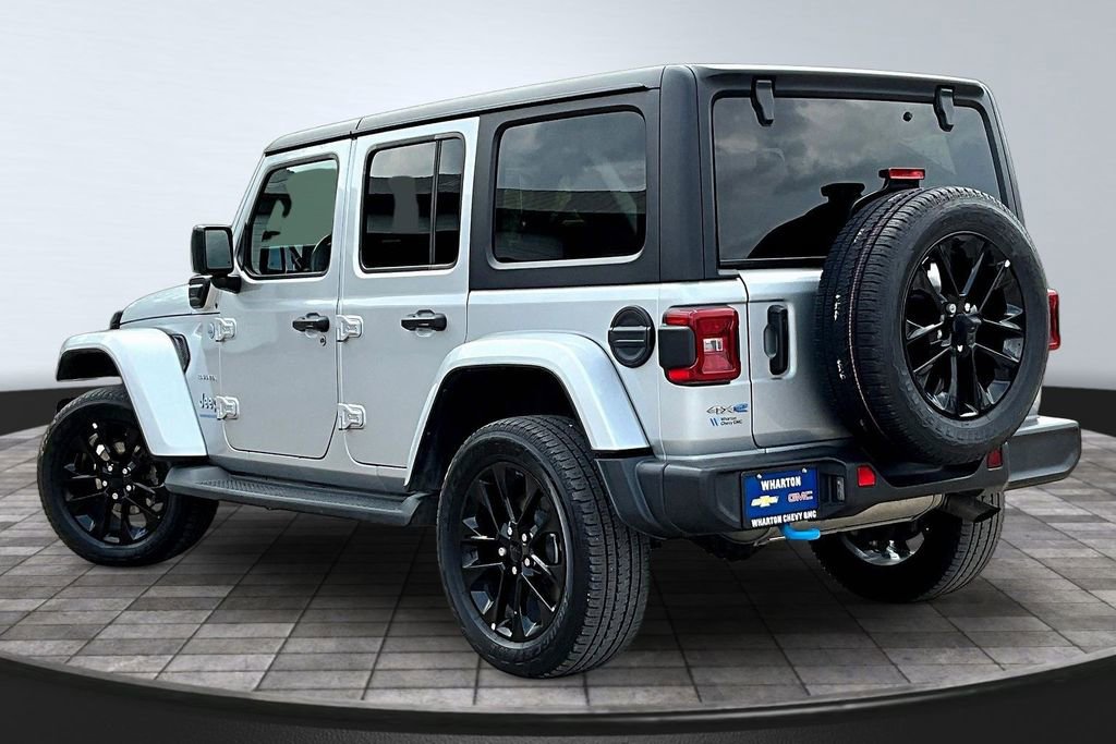 Used 2023 Jeep Wrangler Unlimited Sahara w/ Cold Weather Group AWD/4WD image 5