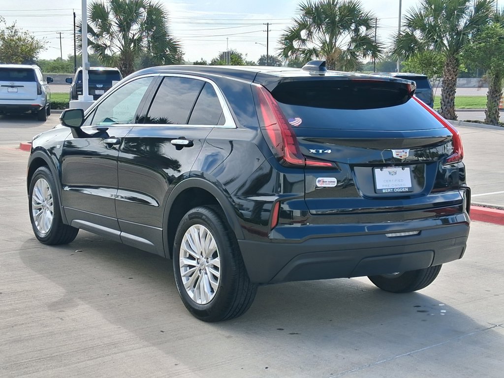 Certified 2024 Cadillac XT4 Luxury FWD image 4