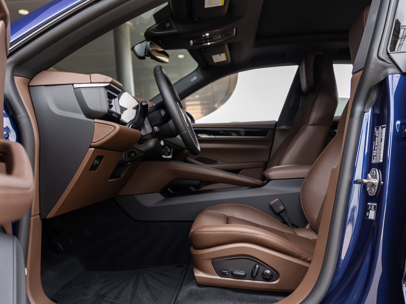 New 2026 Porsche Macan 4 Electric AWD/4WD image 25