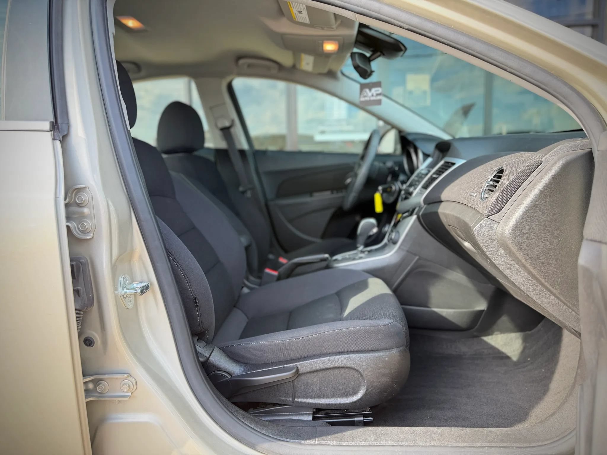 Used 2016 Chevrolet Cruze LT FWD image 13