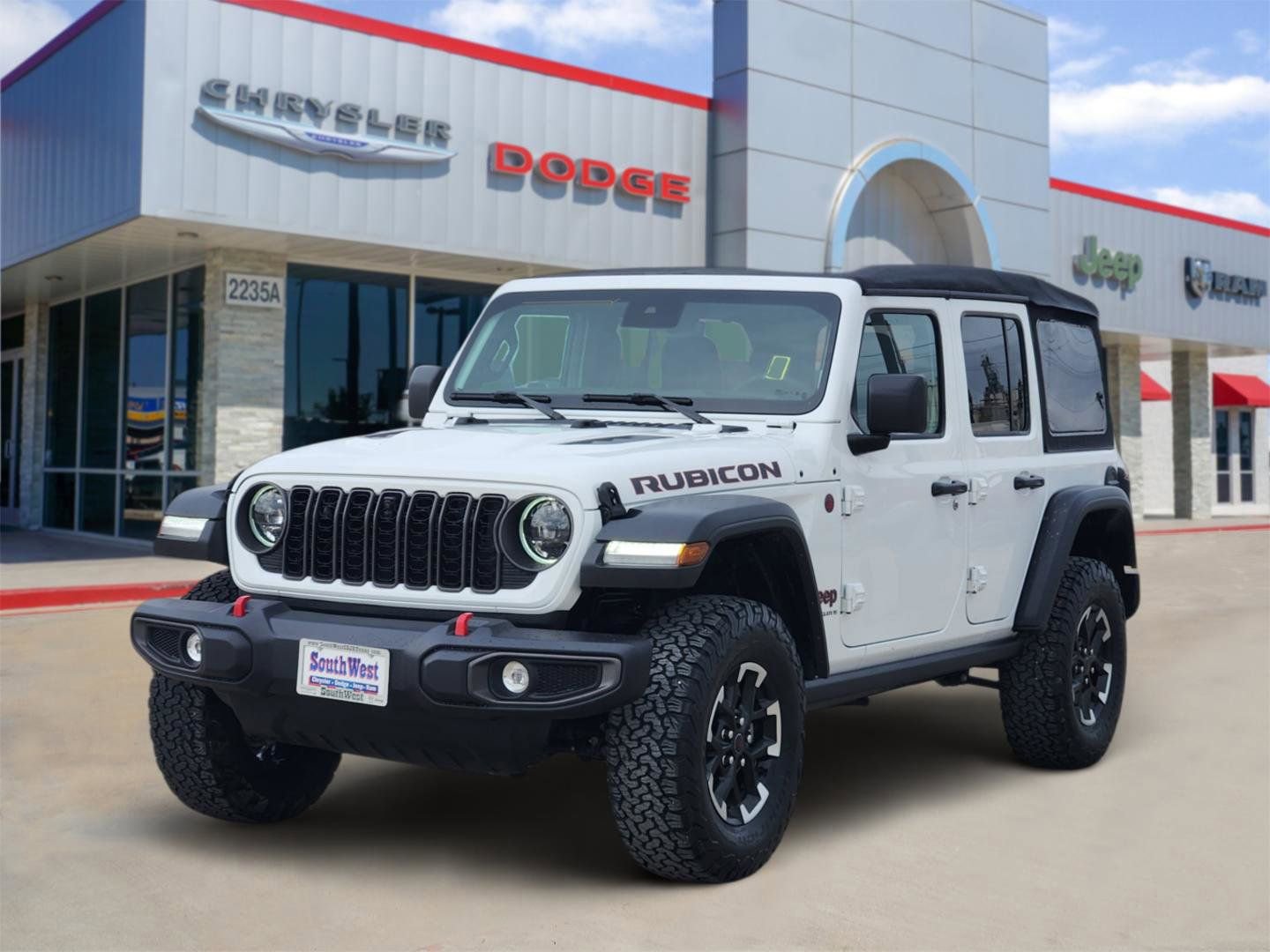 Used 2024 Jeep Wrangler Unlimited Rubicon w/ Technology Group AWD/4WD image 2