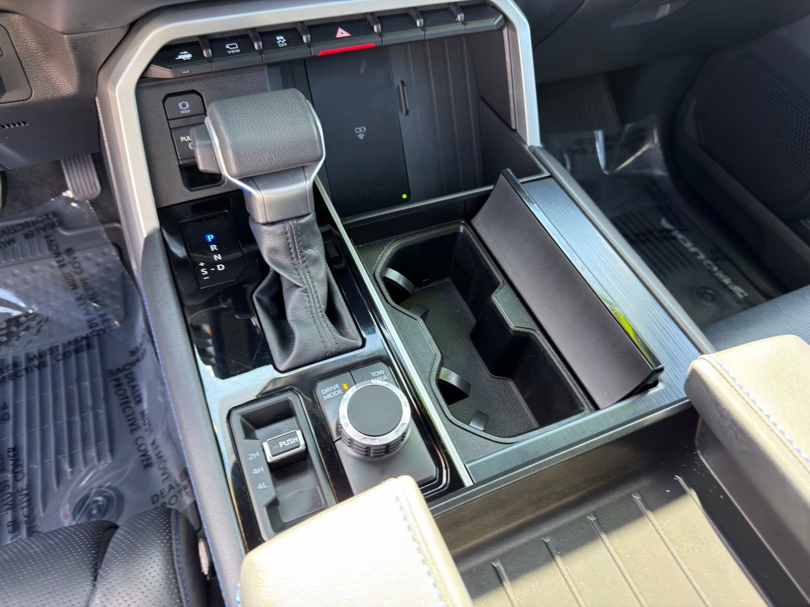 Used 2025 Toyota Sequoia Platinum AWD/4WD image 29