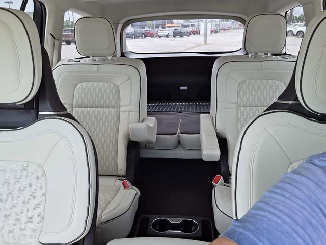 Certified 2023 Lincoln Aviator Black Label w/ Class IV Trailer Tow Package image 19