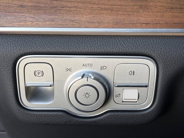Used 2025 Mercedes-Benz GLS 450 4MATIC image 5