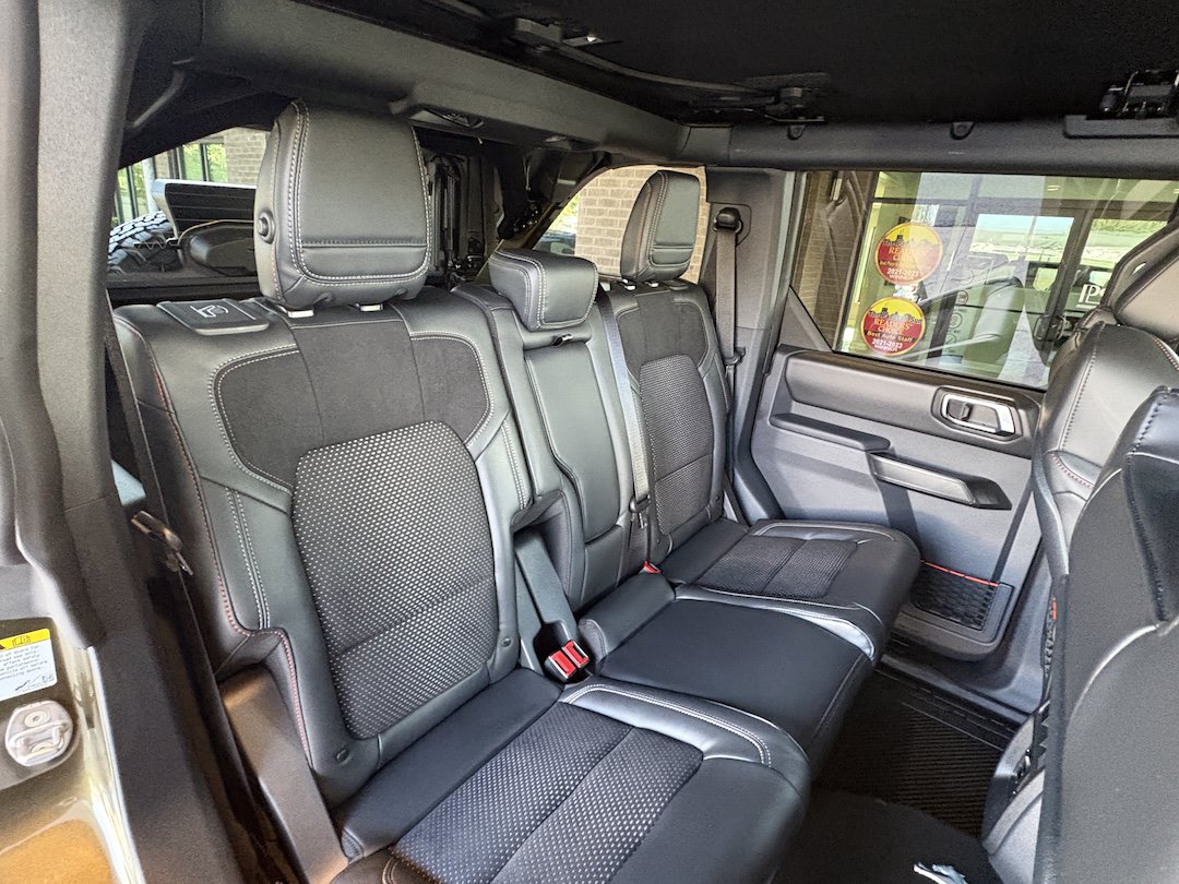 Used 2025 Ford Bronco Raptor AWD/4WD image 36
