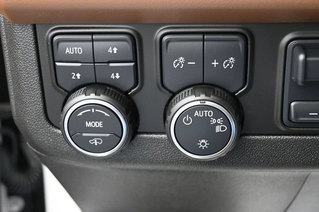 Used 2024 Chevrolet Tahoe High Country AWD/4WD image 38