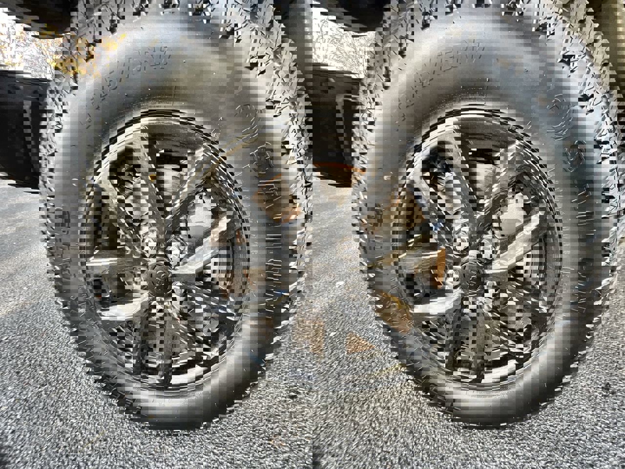 Used 2023 Jeep Gladiator Sport image 32