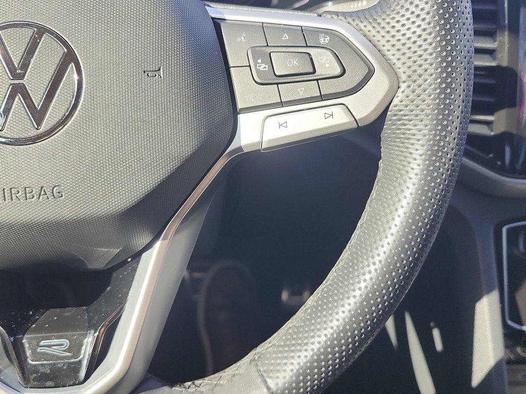 Used 2022 Volkswagen Atlas SEL Premium image 16