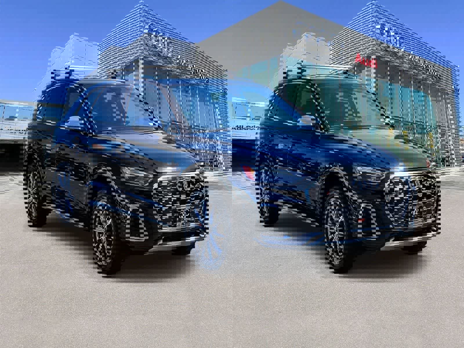 Used 2023 Audi SQ5 Premium Plus w/ Premium Plus Package image 5