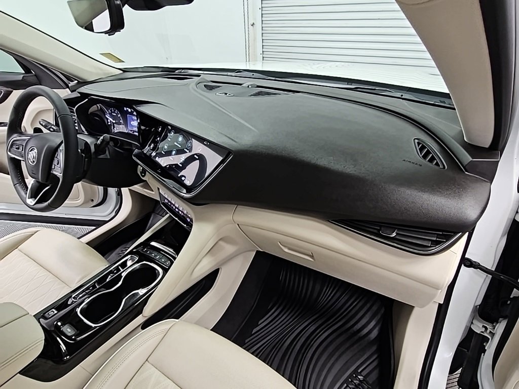 Used 2023 Buick Envision Avenir image 42
