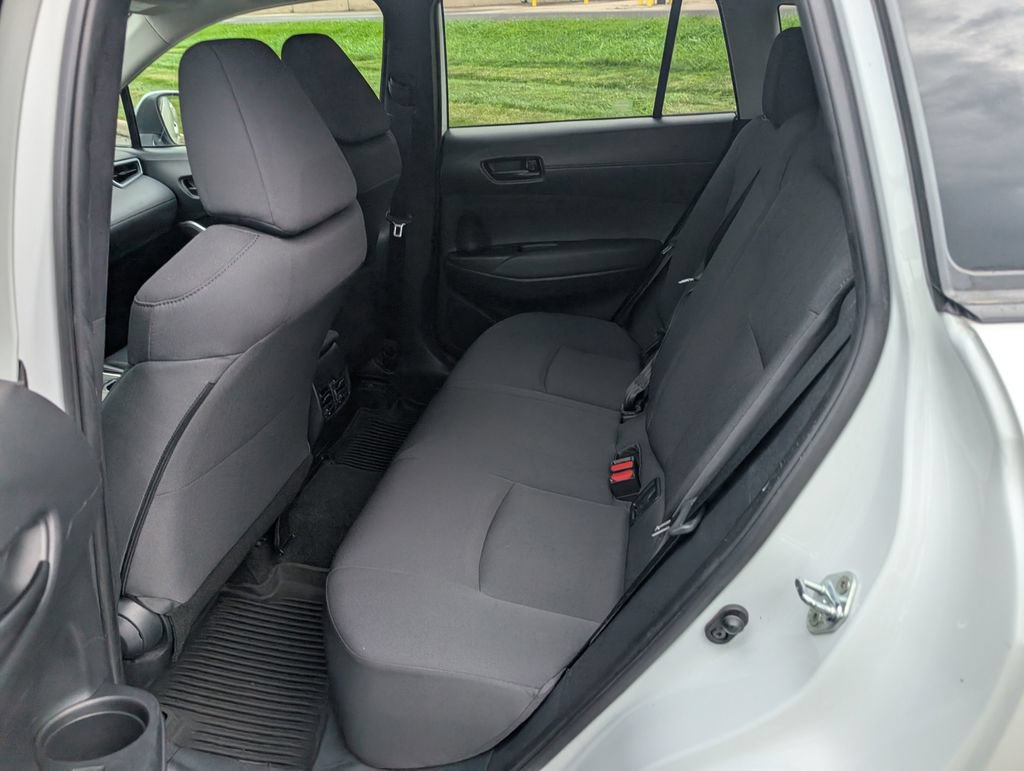 Used 2022 Toyota Corolla Cross LE AWD/4WD image 9