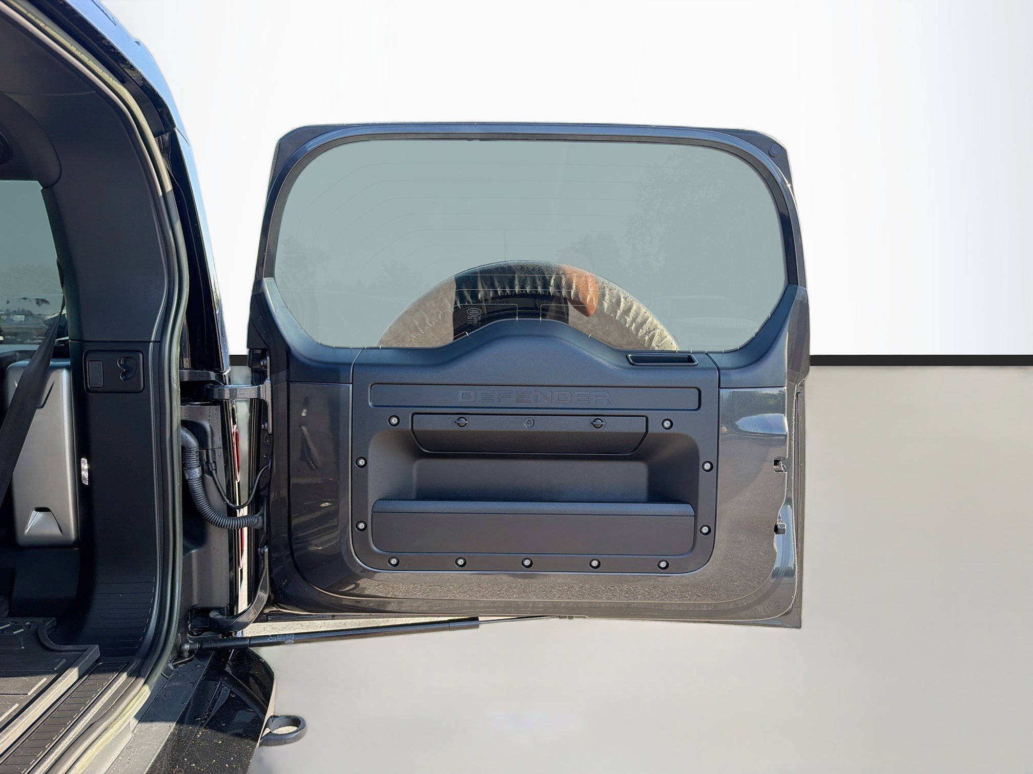 Used 2023 Land Rover Defender 130 X-Dynamic SE AWD/4WD image 13