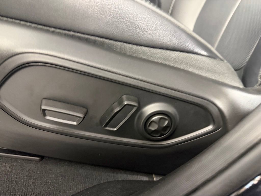 Used 2025 Jeep Grand Cherokee L Overland w/ Trailer Tow Package AWD/4WD image 24