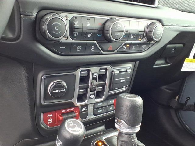 New 2026 Jeep Gladiator Mojave w/ Safety Group image 9