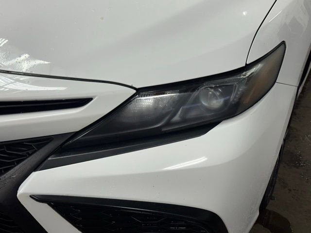 Used 2024 Toyota Camry SE image 2