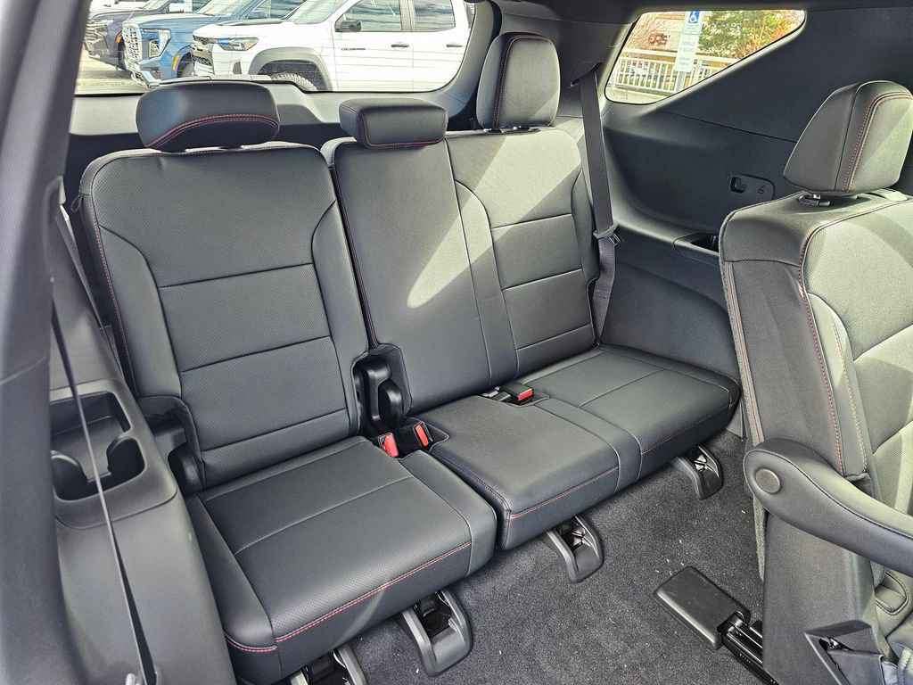 New 2026 Chevrolet Traverse Z71 w/ LPO, Floor Liner Package image 13