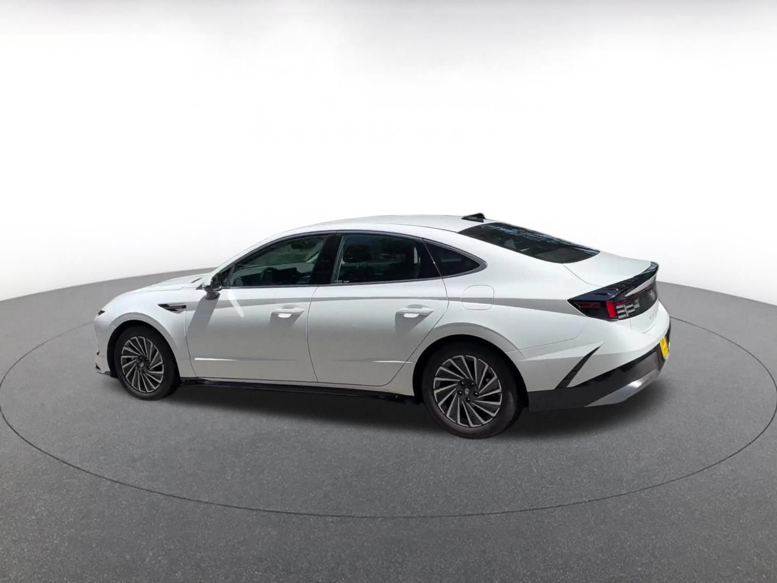 Used 2025 Hyundai Sonata SEL FWD image 10