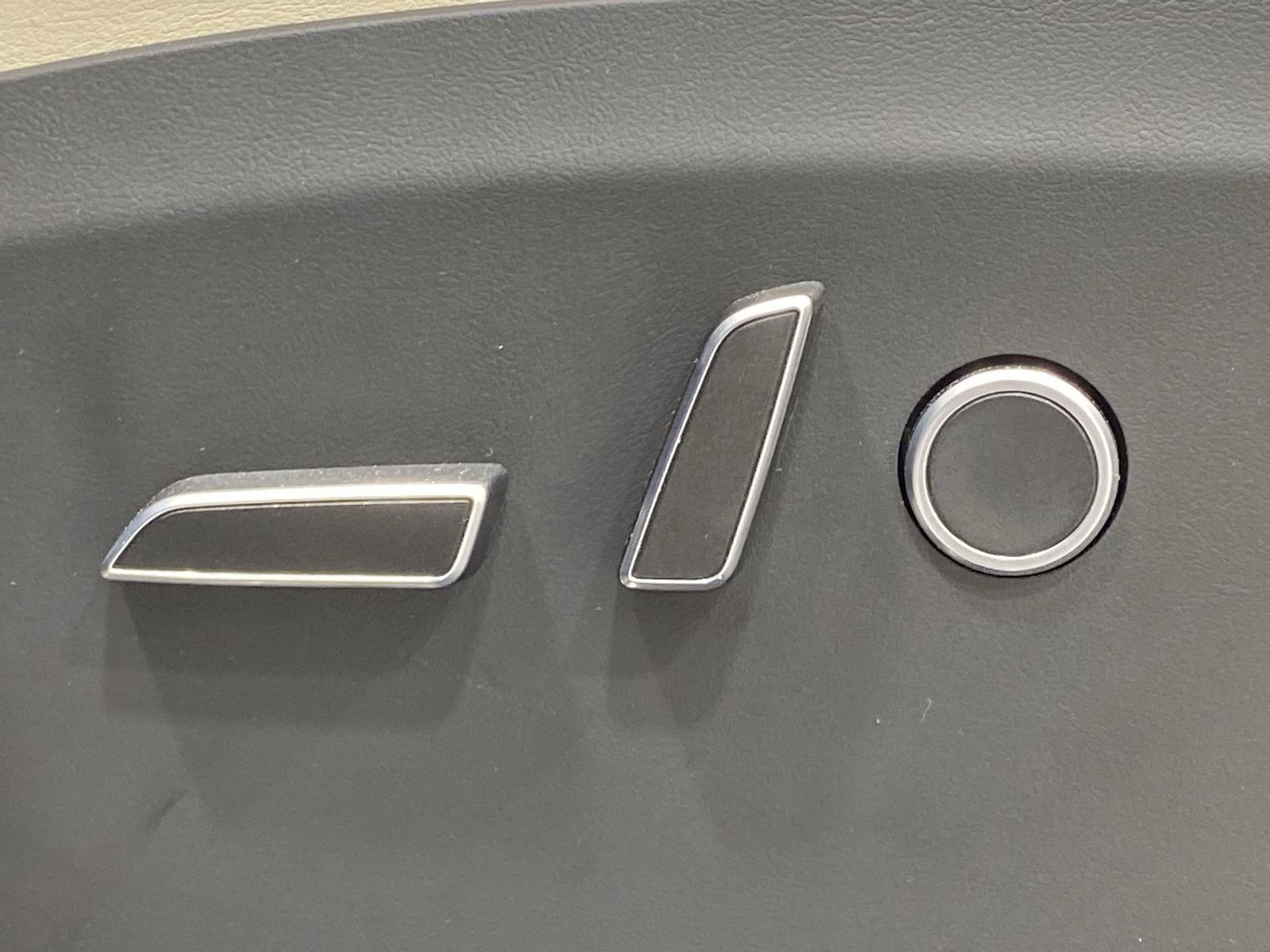 Used 2022 Tesla Model X Plaid AWD/4WD image 12