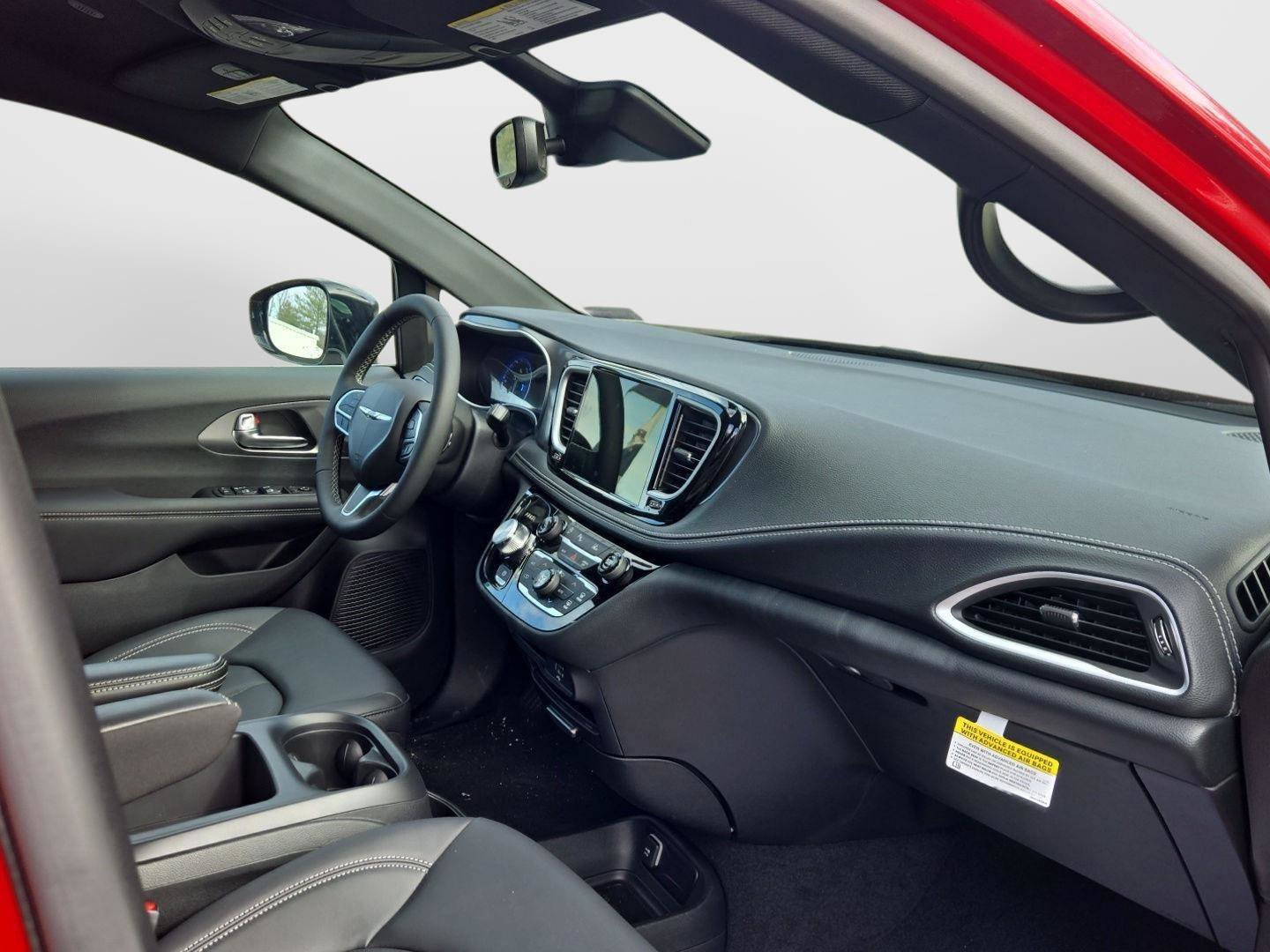 New 2026 Chrysler Pacifica Select image 12