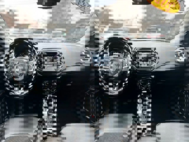 Used 2020 Jeep Compass Latitude image 17